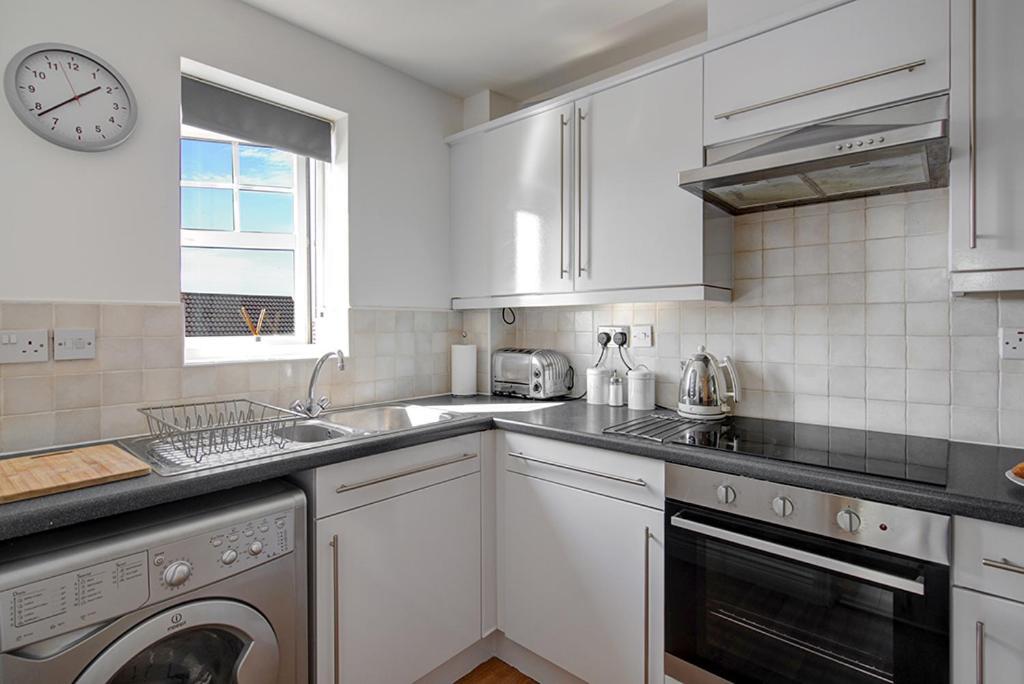 Sandy Lane Apartment سكيلميرسديل المظهر الخارجي الصورة